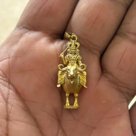 Small projected locket